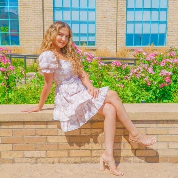 Daisy Floral Sweetheart Neck Mini Dress - Picture 1 of 6